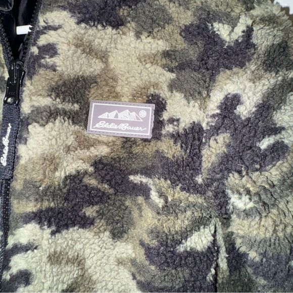 Kids Eddie Bauer Reversible Black & Camo Puffer Jacket - Picture 12 of 12